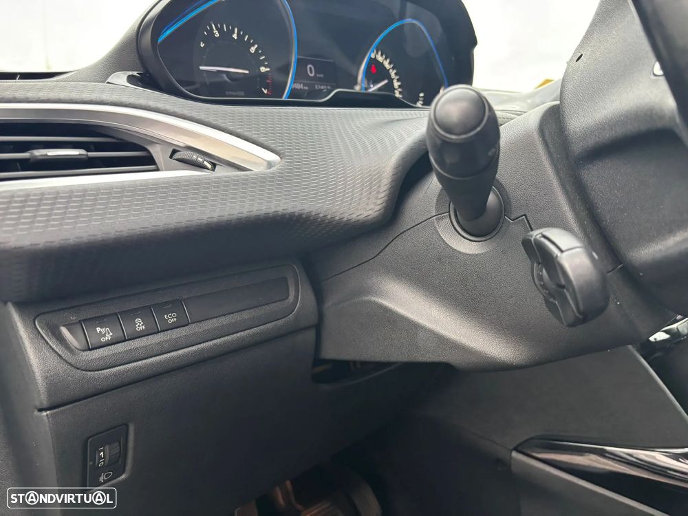 Peugeot 2008 1.2 PureTech Allure - 57