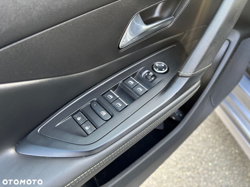 Peugeot 308 1.6 Hybrid PHEV GT EAT8 - 20