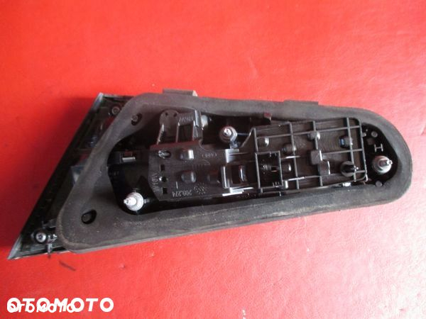 AUDI A3 8V 3D LAMPA LEWA TYŁ W KLAPĘ 8V3945075 - 2