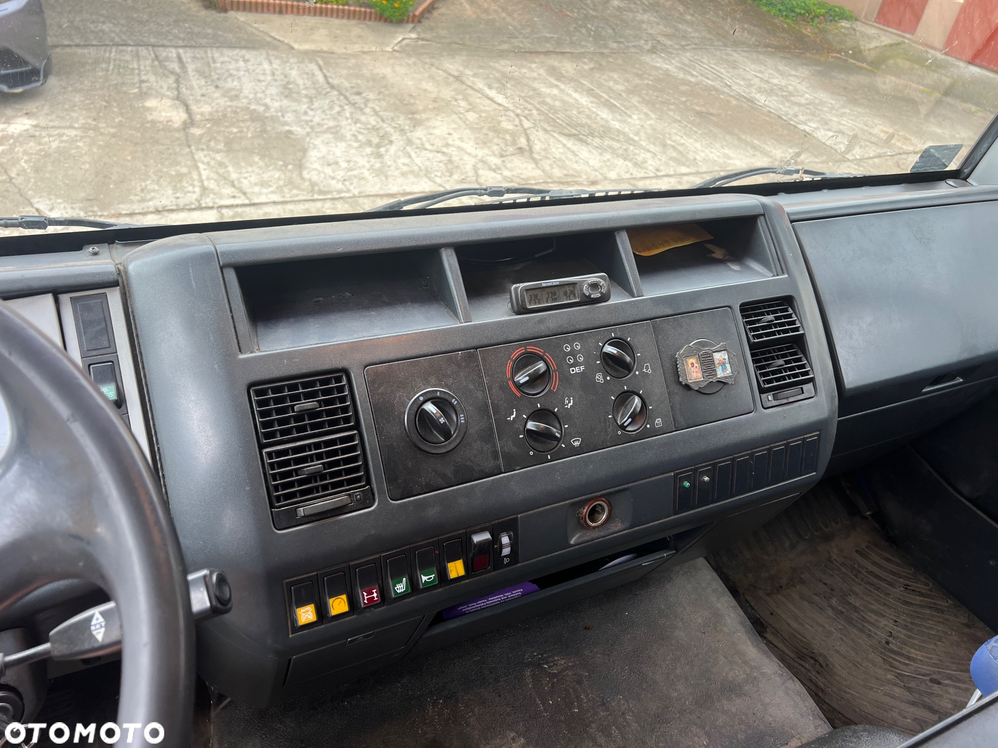 MAN 12.185 LLC.L2000 - 14