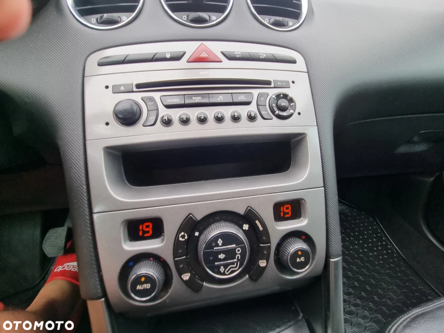 Peugeot 308 1.6 Premium Plus - 27