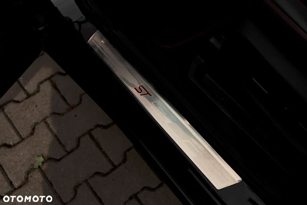 Ford Kuga 2.0 TDCi AWD ST-Line Black - 23