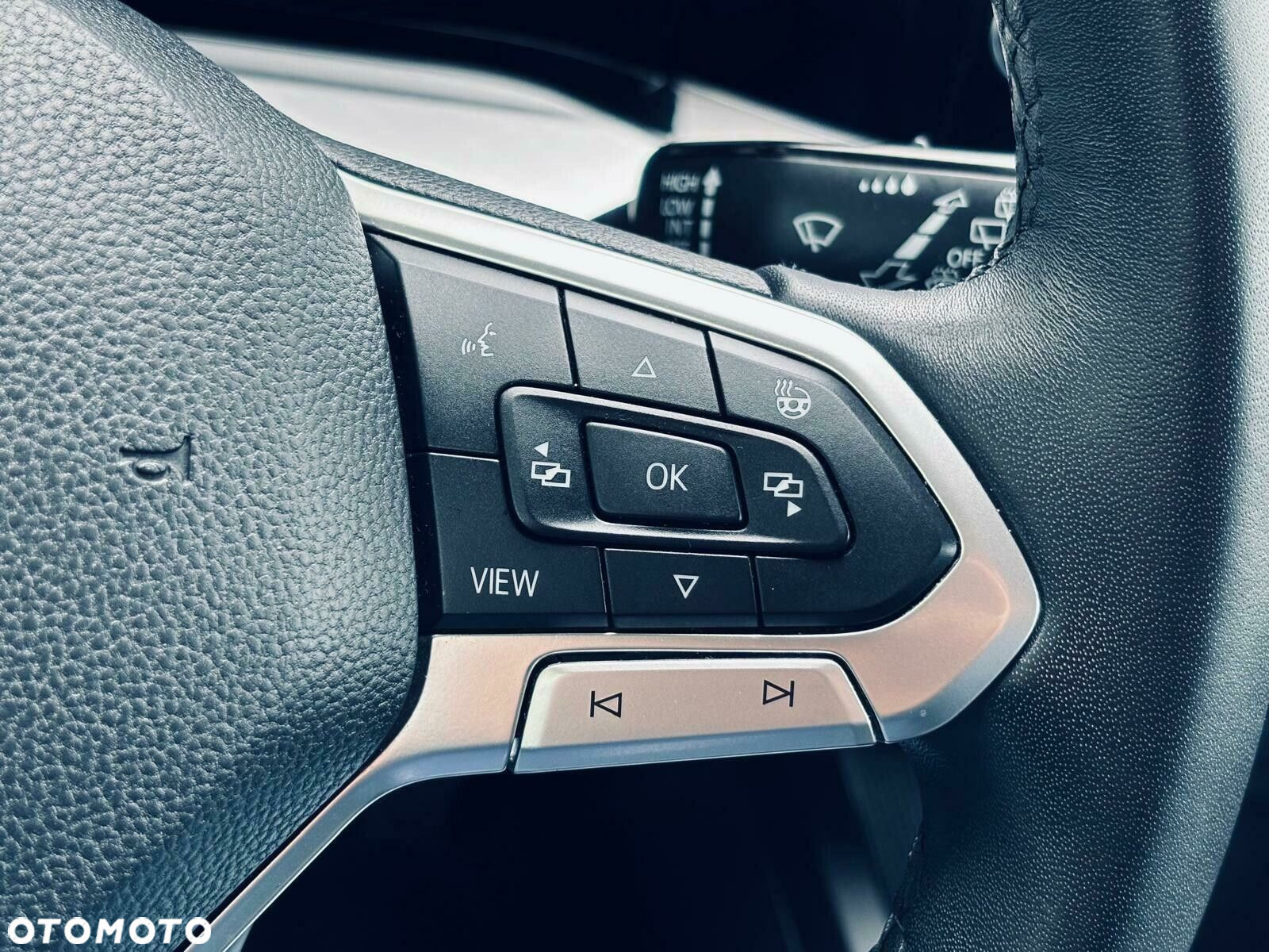 Volkswagen Golf VIII 1.5 TSI EVO Life - 24