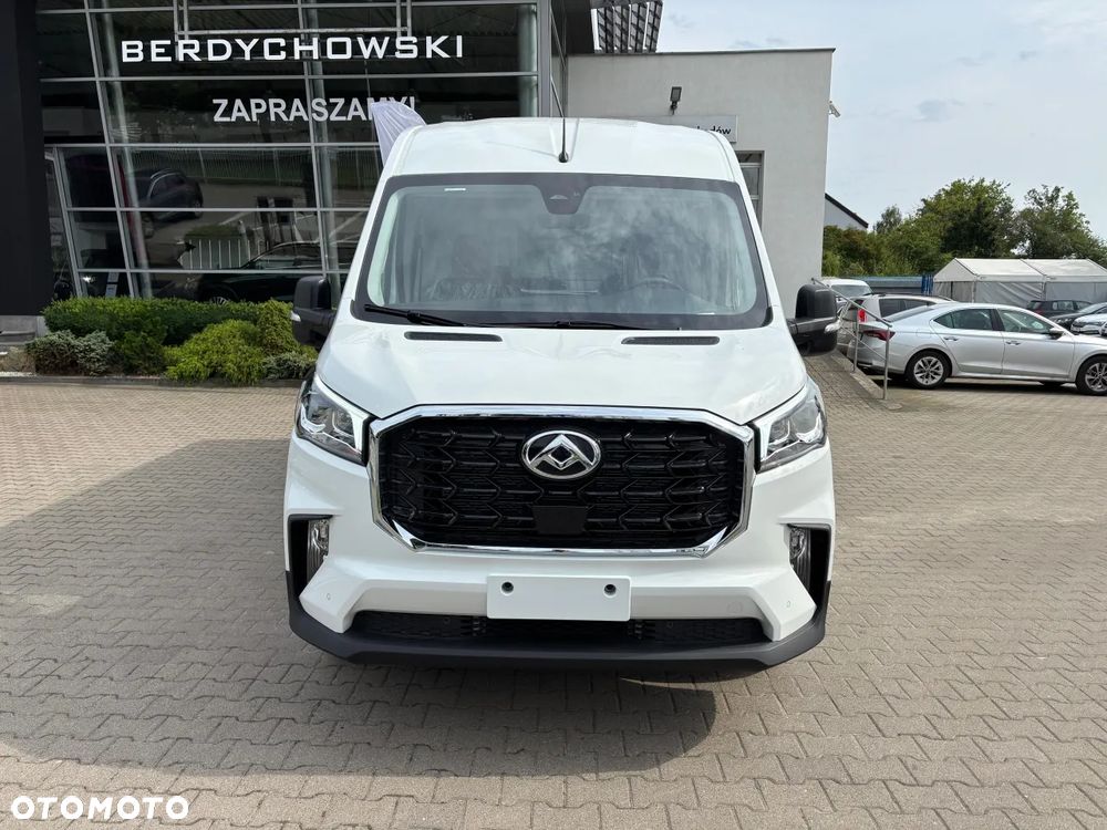 Maxus Deliver 9 - 38