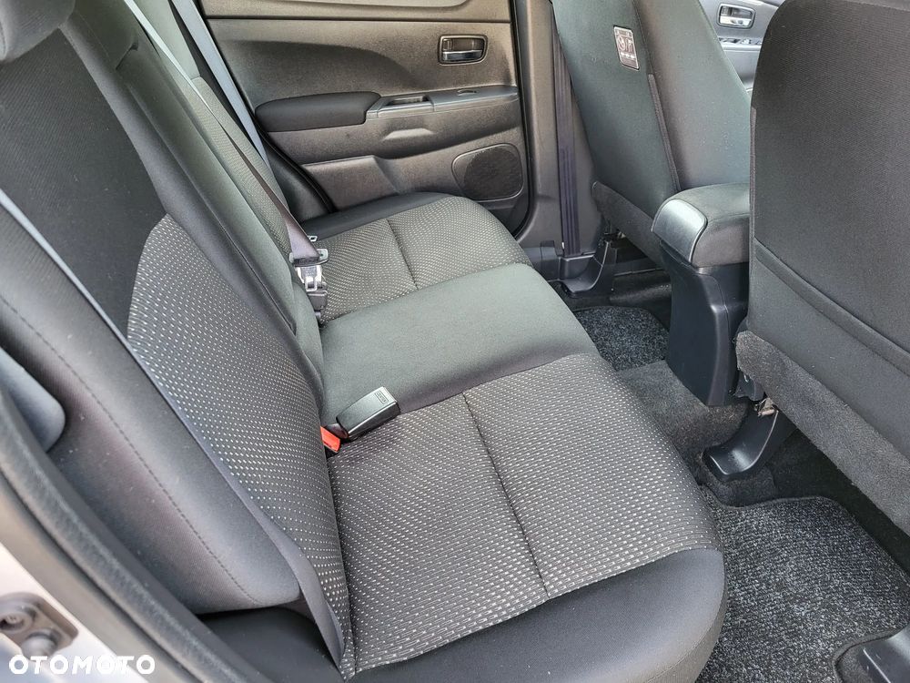 Mitsubishi ASX 1.6 2WD Plus - 21