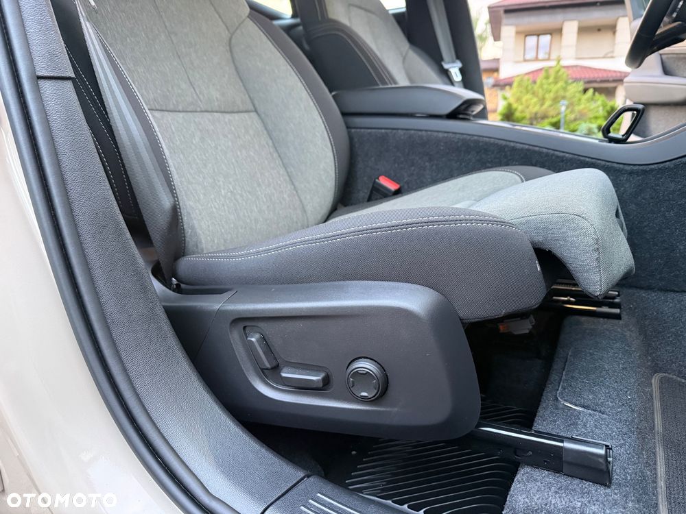 Volvo XC 40 B4 B DKG Plus Dark - 28