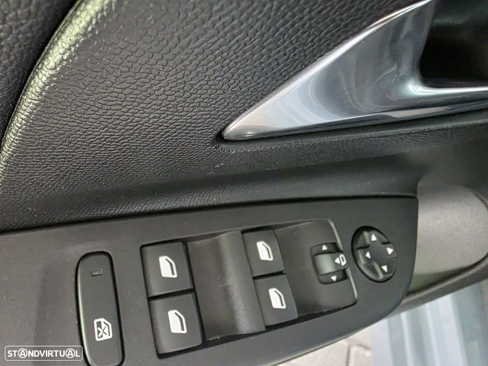 Opel Corsa 1.2 T GS - 11