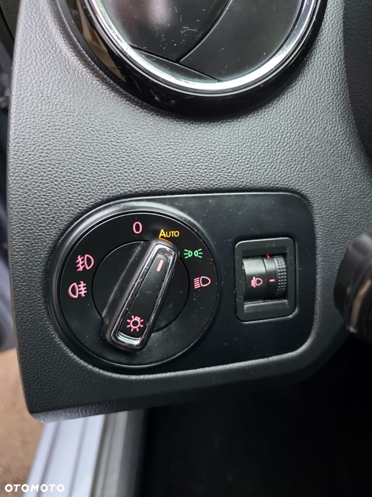 Seat Ibiza 1.2 TSI CONNECT - 25