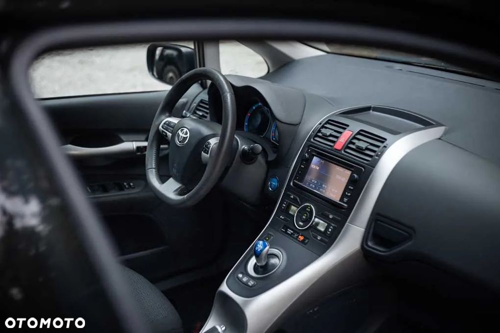 Toyota Auris 1.8 Travel - 16