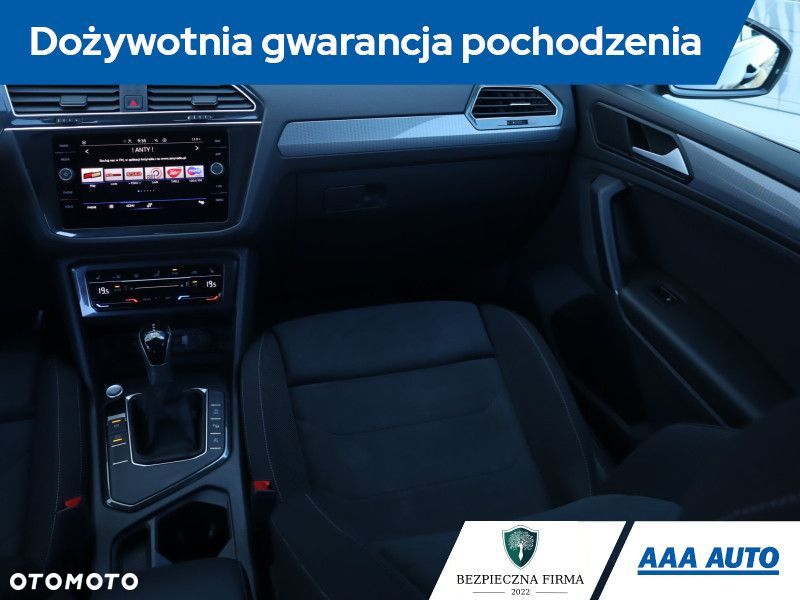 Volkswagen Tiguan - 10