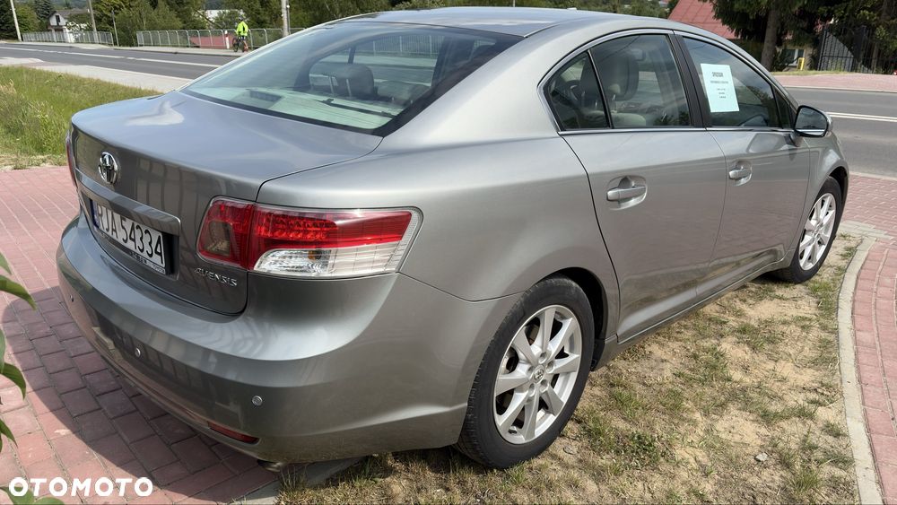 Toyota Avensis - 5