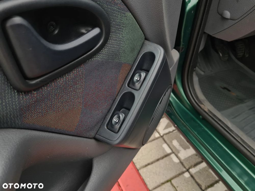 Renault Clio 1.2 - 9