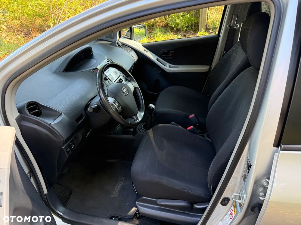 Toyota Yaris 1.0 Sol - 12