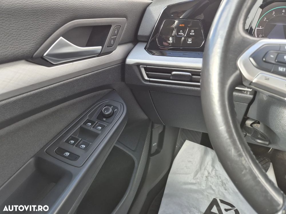 Volkswagen Golf 1.5 TSI ACT Life - 13