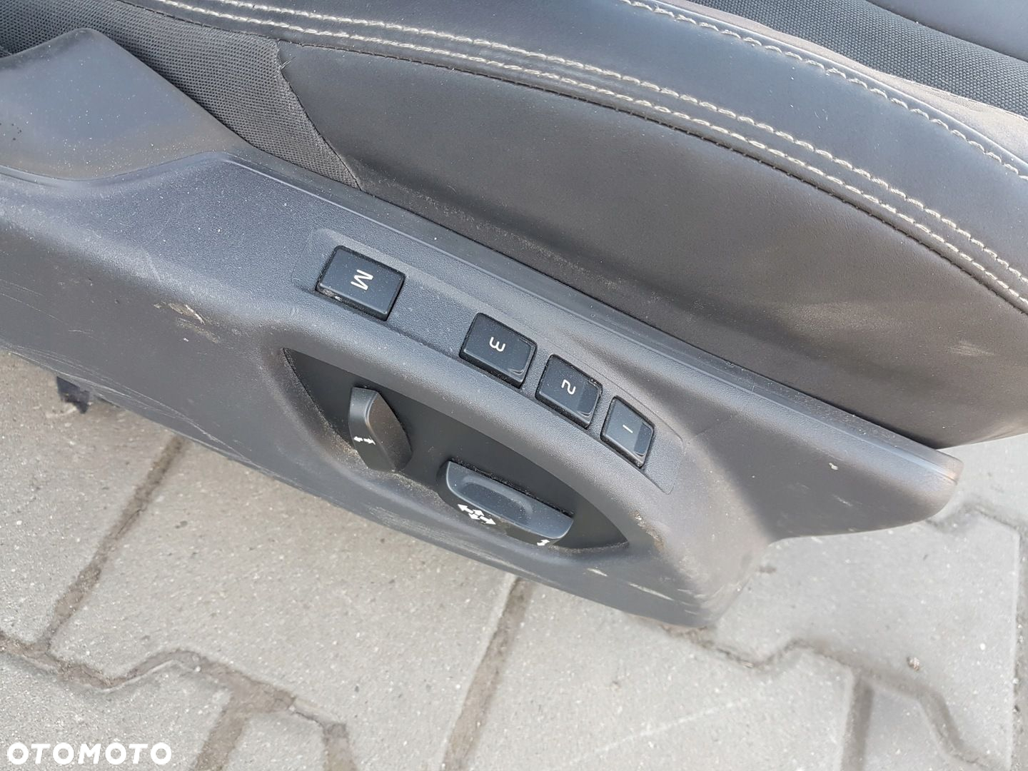 VOLVO V60 I 11-18r FOTELE PÓŁSKÓRY KANAPA R-DESING - 8
