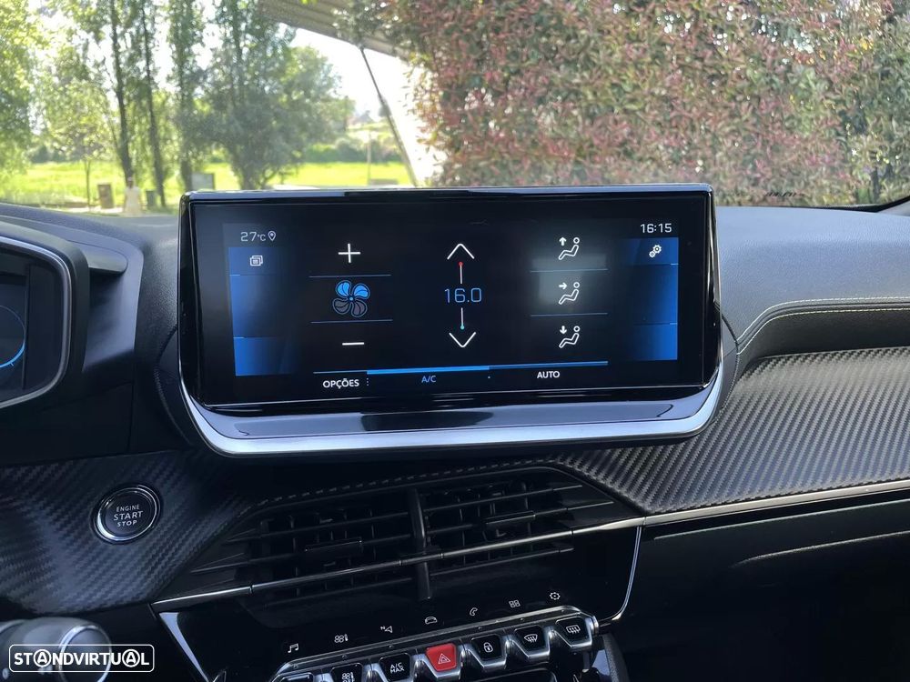 Peugeot 2008 PureTech 130 EAT8 GT - 29