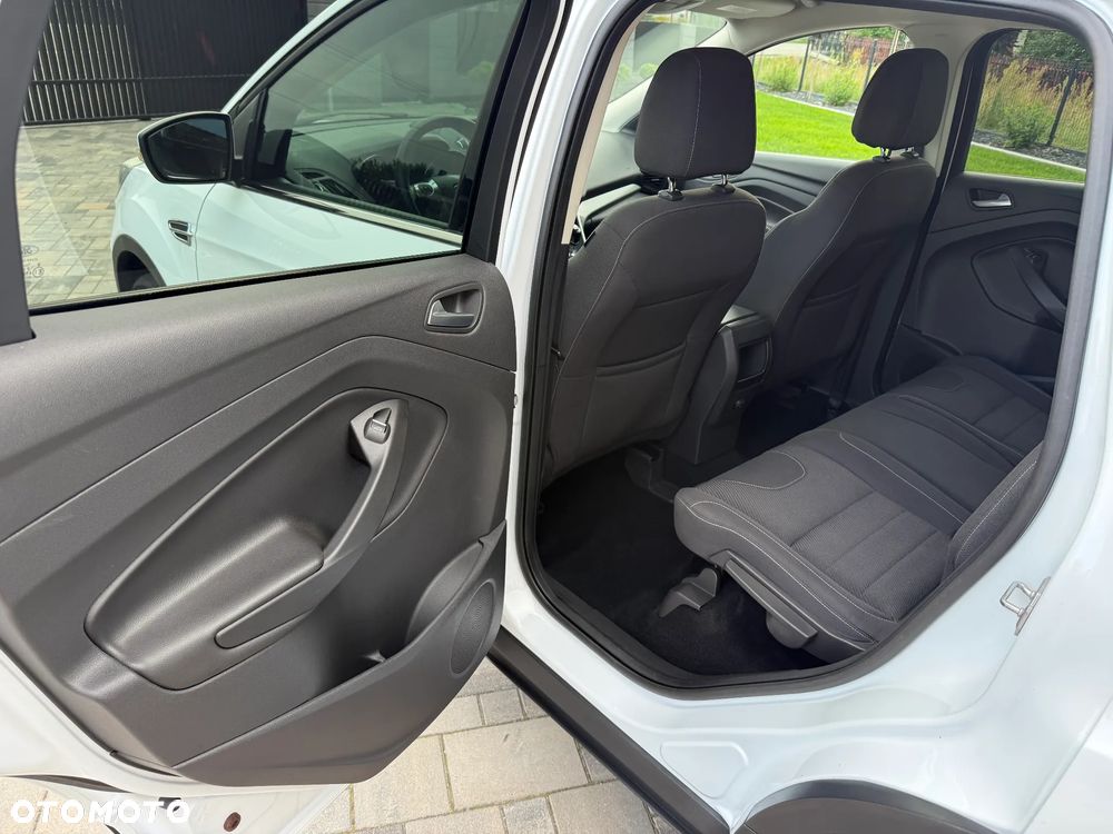 Ford Kuga 1.6 EcoBoost 2x4 Individual - 28