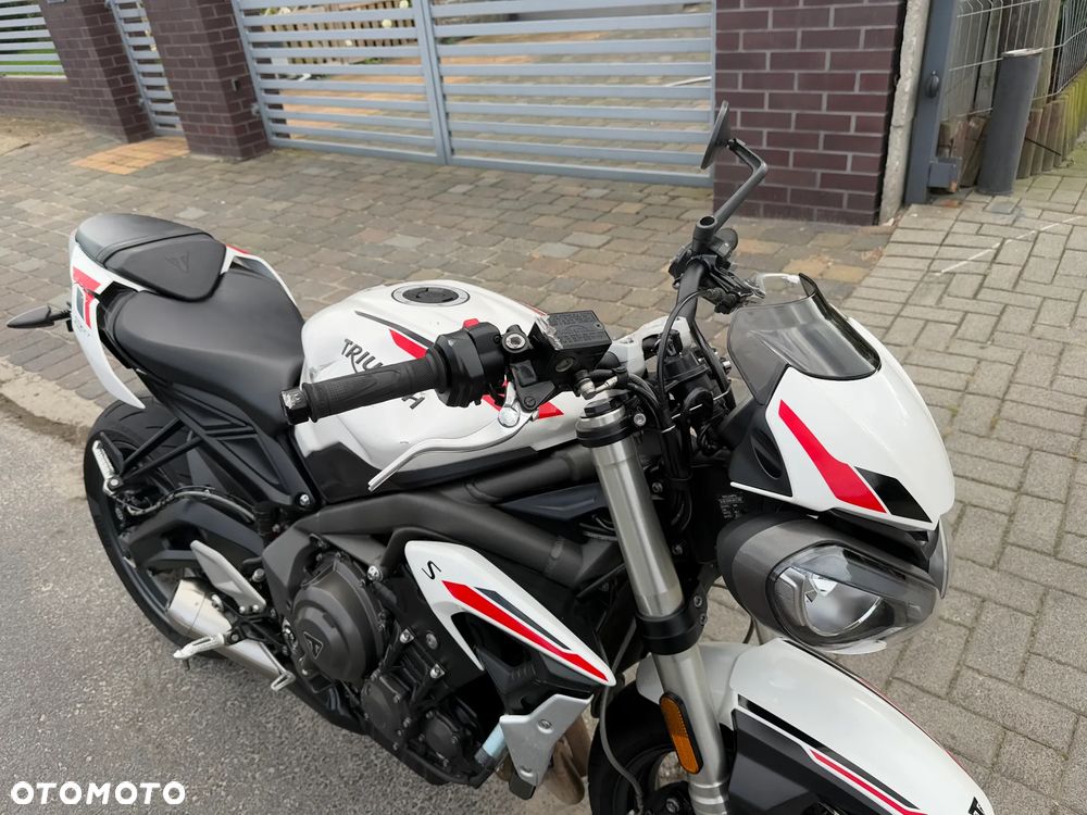 Triumph Street Triple - 25