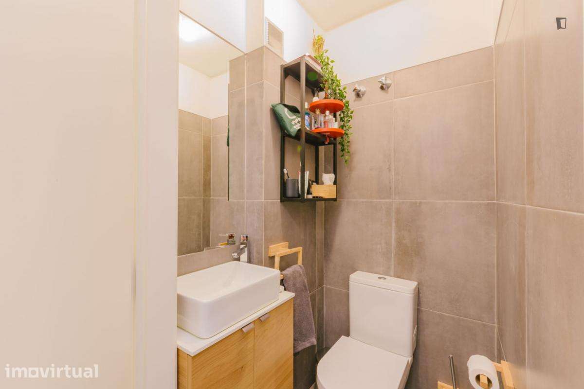 Apartamento com 2 quartos - localizado em Restelo Lisbon - Grande imagem: 4/12