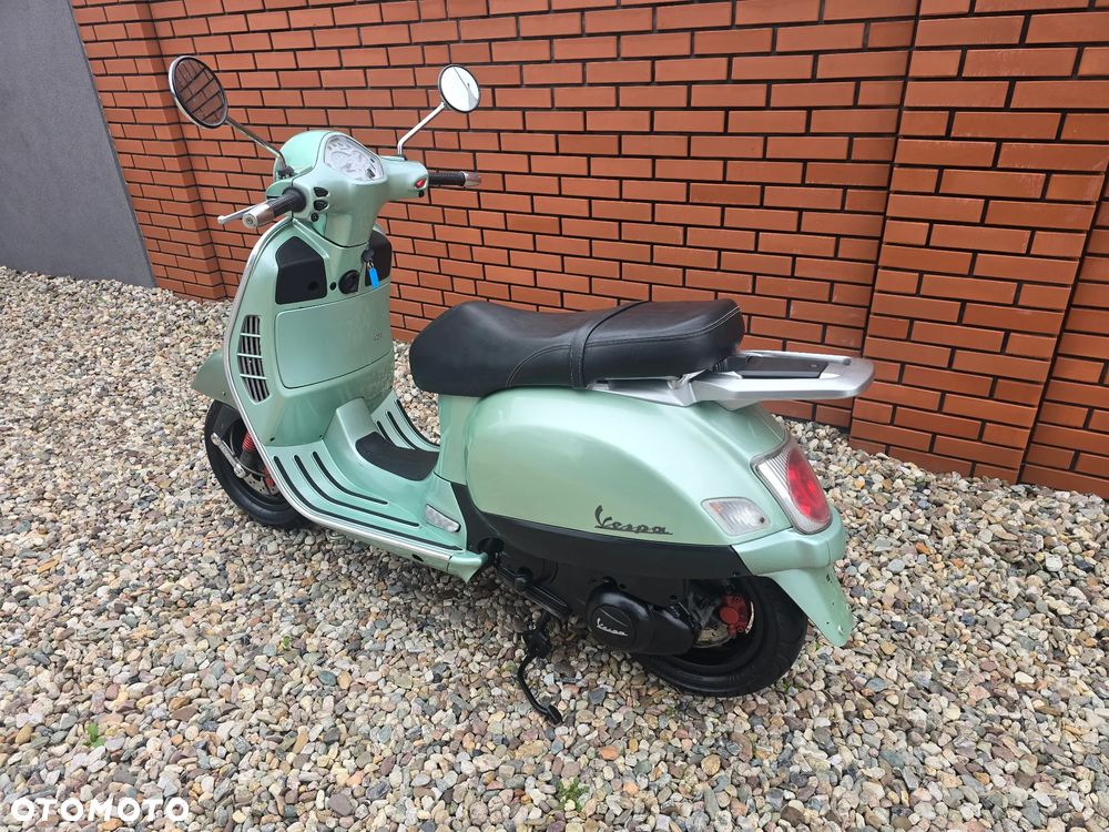 Vespa GTS - 7