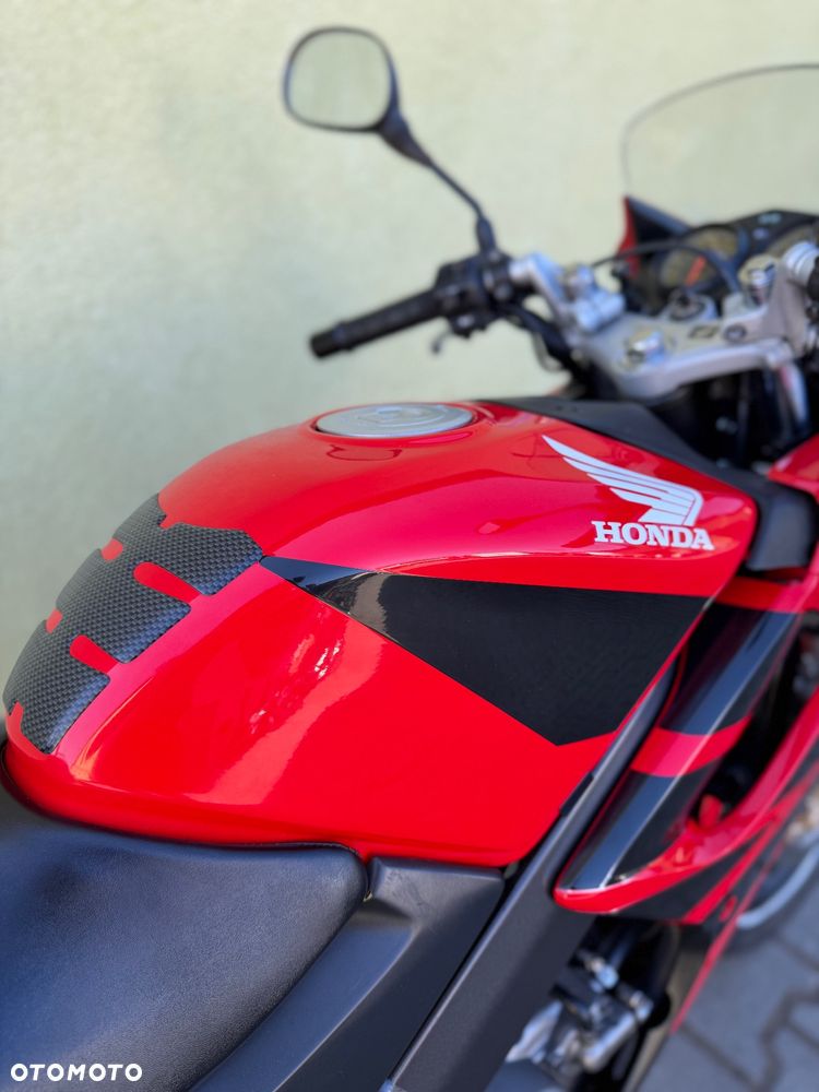 Honda CBR - 16