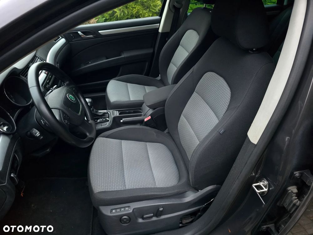 Skoda Superb 2.0 TDI DSG Exclusive - 18