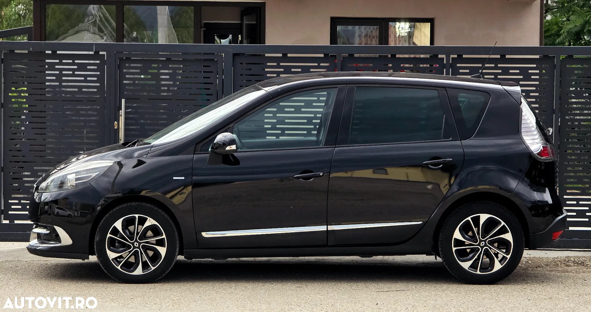 Renault Scenic ENERGY dCi 130 BOSE EDITION - 8