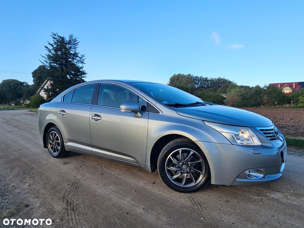 Toyota Avensis - 1