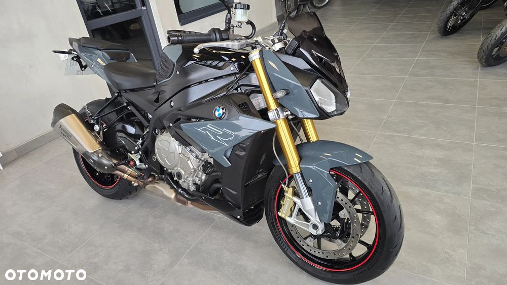 BMW S - 35