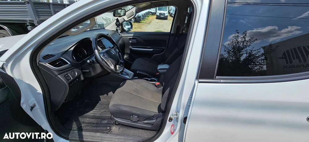 Mitsubishi L200 Double Cab 2.2 DI-D A/T Intense - 13