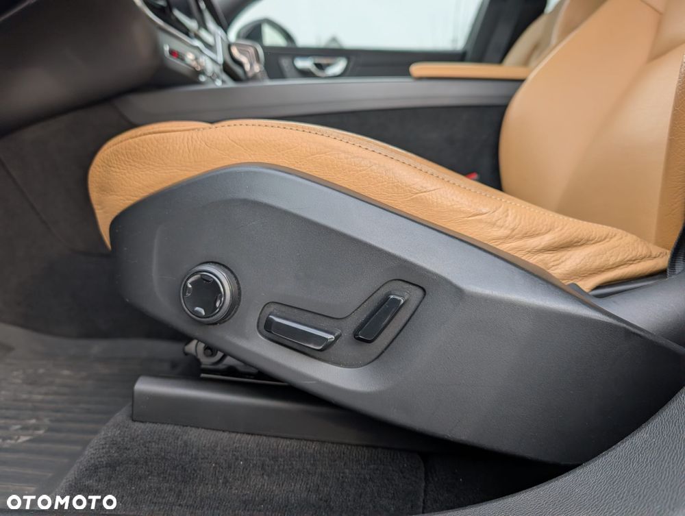 Volvo XC 60 T5 Geartronic Momentum Pro - 25
