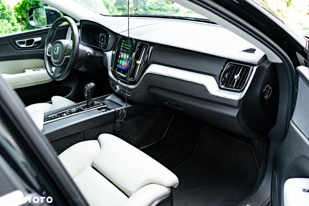 Volvo XC 60 D3 Momentum Pro - 11