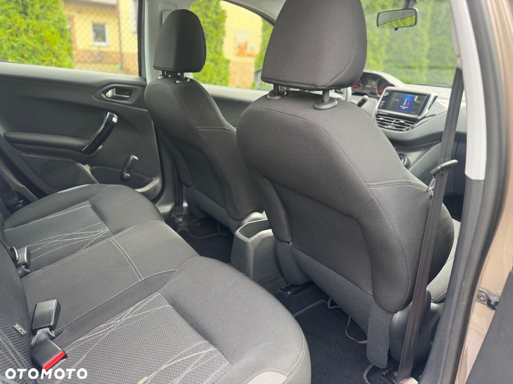 Peugeot 208 1.2 VTi Access - 23