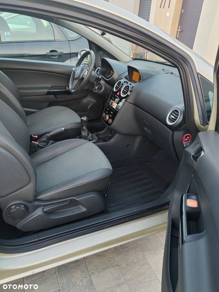 Opel Corsa 1.4 16V Limited Edition - 4