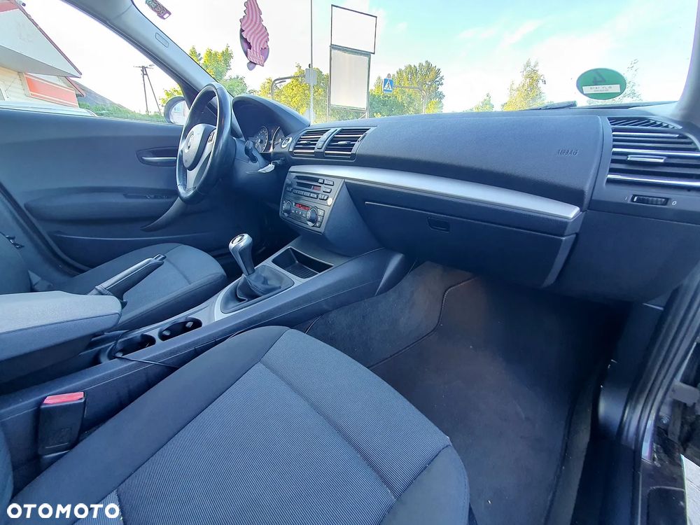 BMW Seria 1 - 22