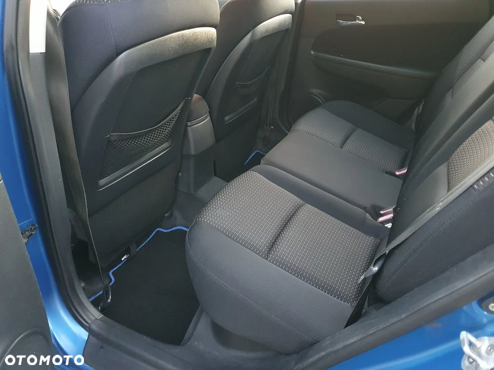 Hyundai i30 2.0 Premium - 8