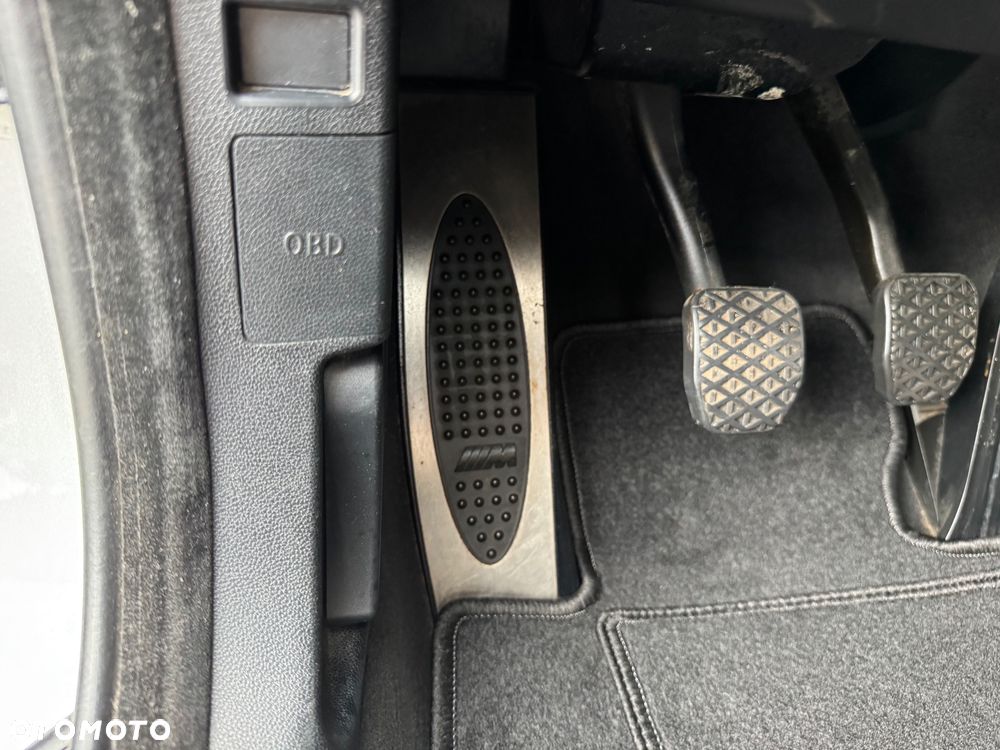 BMW Seria 3 318d M Sport EU6 - 24