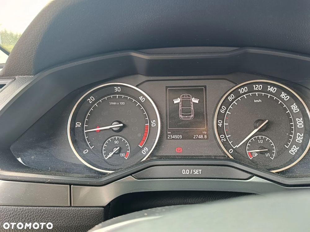 Skoda Superb 1.6 TDI Active Greenline - 14