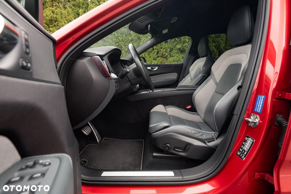 Volvo XC 60 B5 B AWD R-Design - 14