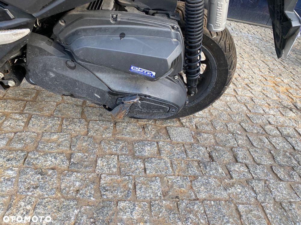 Honda ADV350 - 6