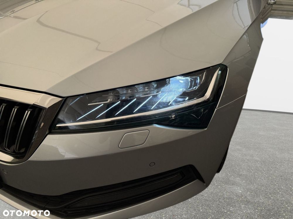 Skoda Superb 2.0 TDI SCR Ambition DSG - 10