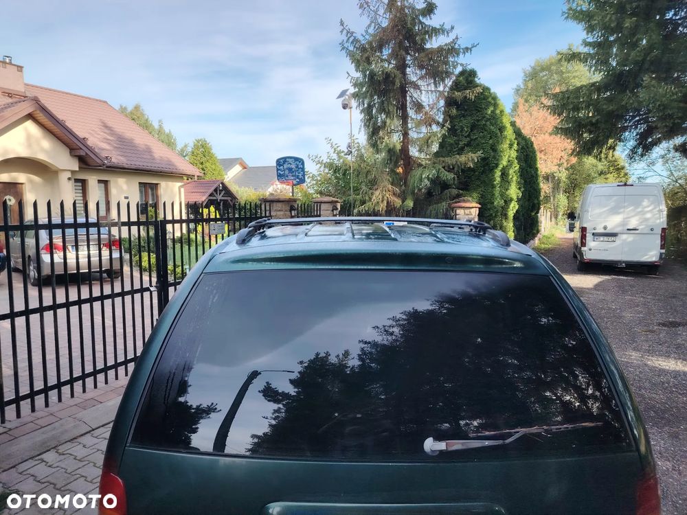Chrysler Voyager LX 3.3L - 4
