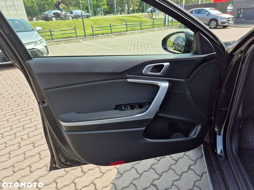 Kia XCeed - 11