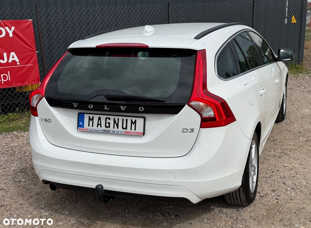 Volvo V60 D3 Drive-E Momentum - 27