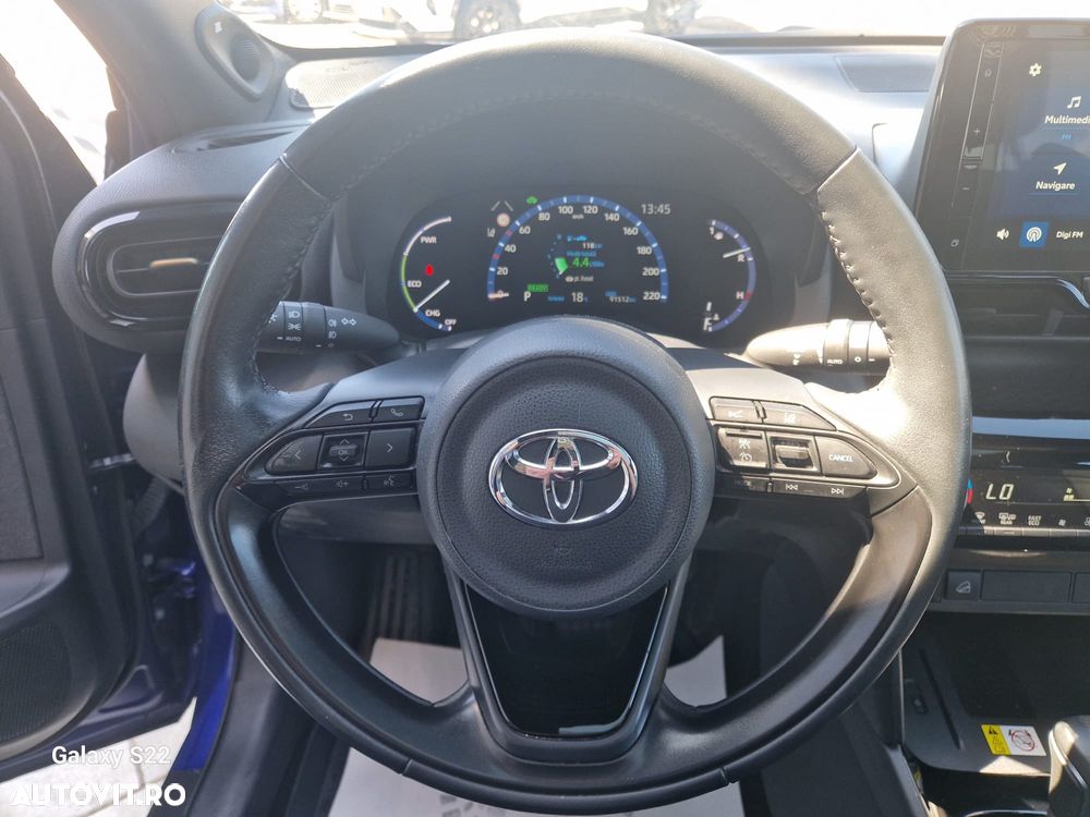 Toyota Yaris Cross 1.5 VVT-i HSD 4x4 Exclusive Premiere - 15