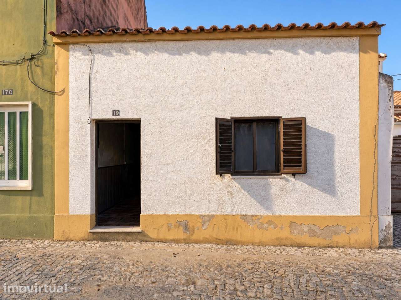 Moradia T2 em Pontével  Oportunidade de Remodelação / Investimento ...