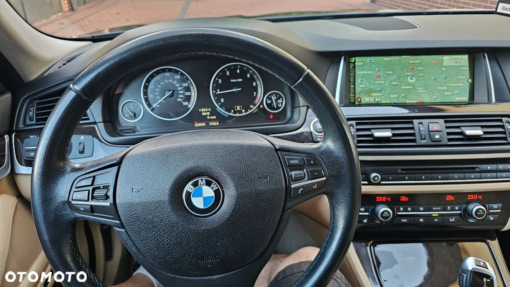 BMW Seria 5 528i xDrive Sport-Aut Luxury Line - 9