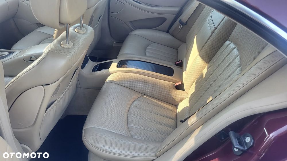 Mercedes-Benz CLS - 9