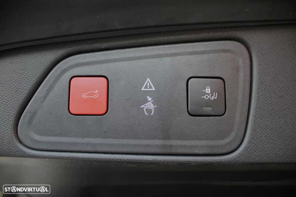 Peugeot 3008 1.2 PureTech Allure EAT8 - 29
