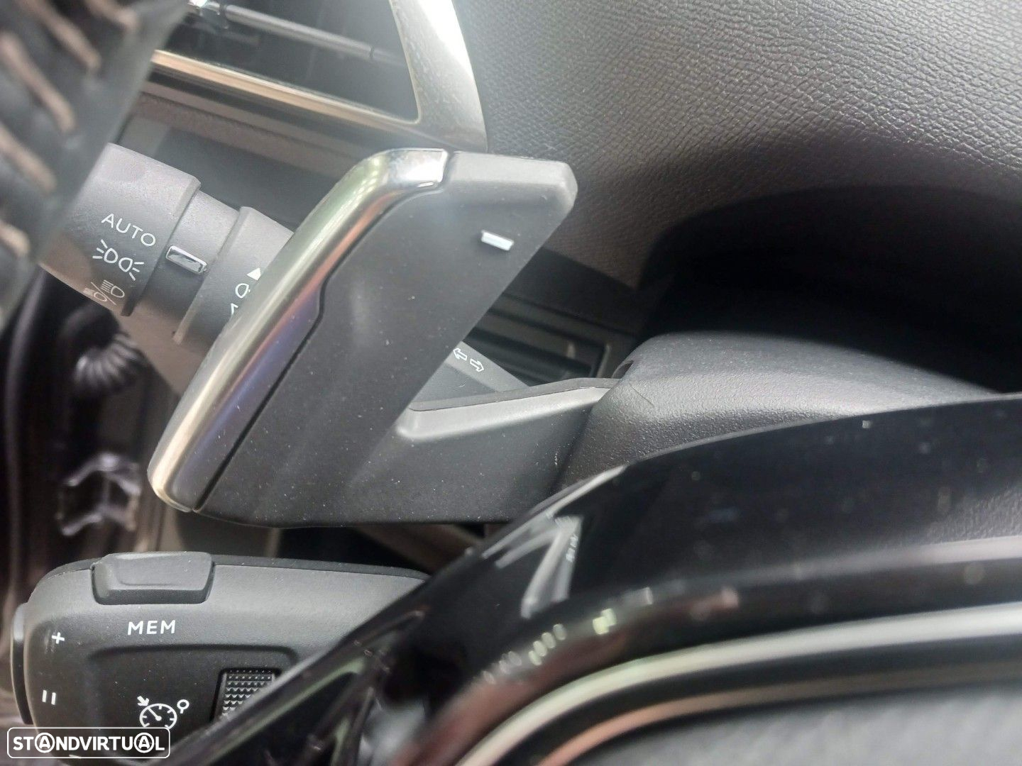 Peugeot 5008 1.5 BlueHDi Allure Pack EAT8 - 25